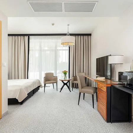 Unique With Air Conditioning Sauna And Swimming Pool By Renters كولوبرزيغ