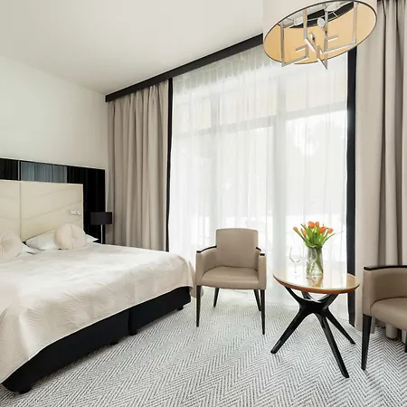 شقة Unique With Air Conditioning Sauna And Swimming Pool By Renters Luboszyce