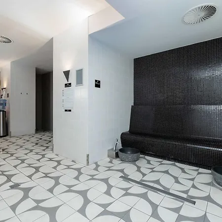 شقة Unique With Air Conditioning Sauna And Swimming Pool By Renters