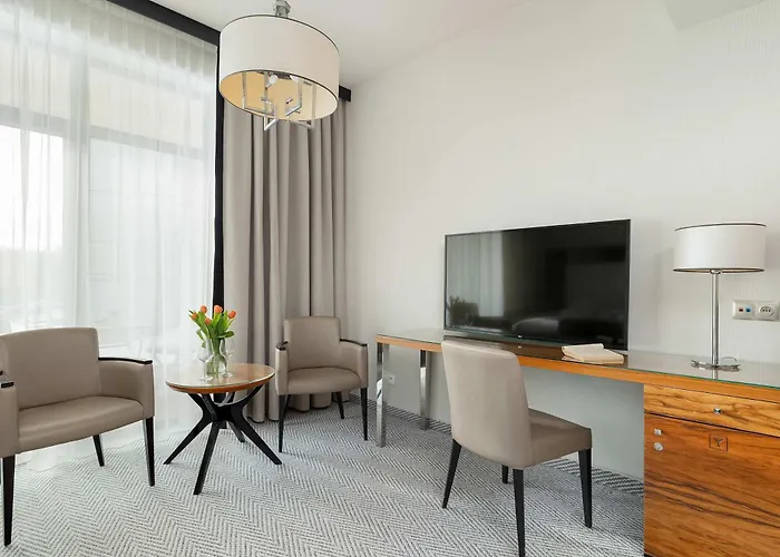 Unique With Air Conditioning Sauna And Swimming Pool By Renters *